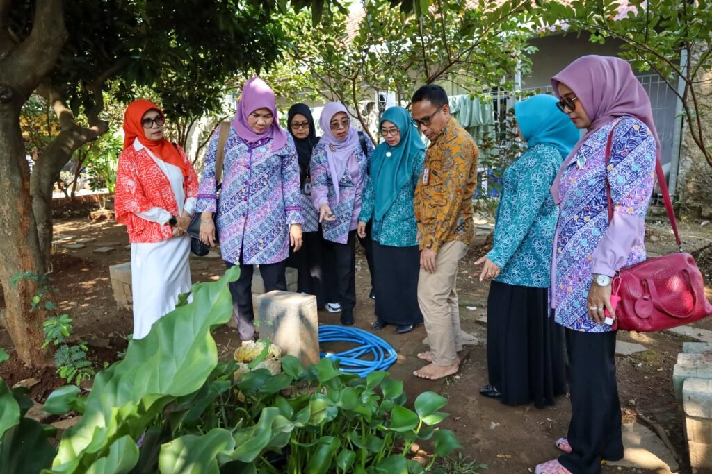 RUMAH DILAN:Penjabat Ketua TP PKK Kabupaten Purwakarta Rechecking Lomba Gelari Pelangi Tingkat Provinsi Jawa Barat